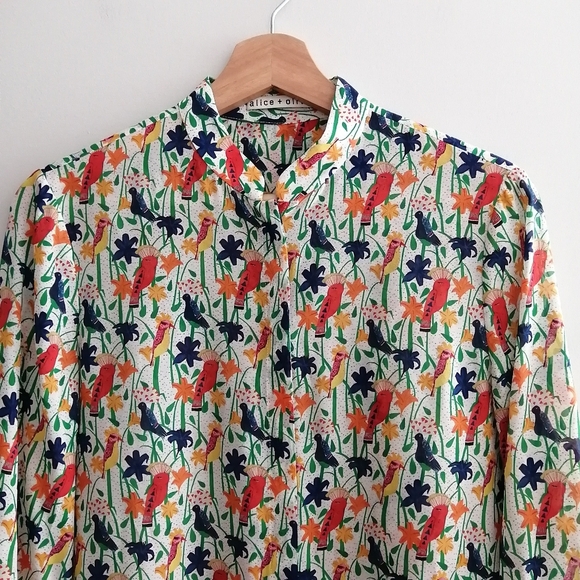 Alice + Olivia Bird and Floral Print Colourful Silk Button Blouse Small - Picture 8 of 16